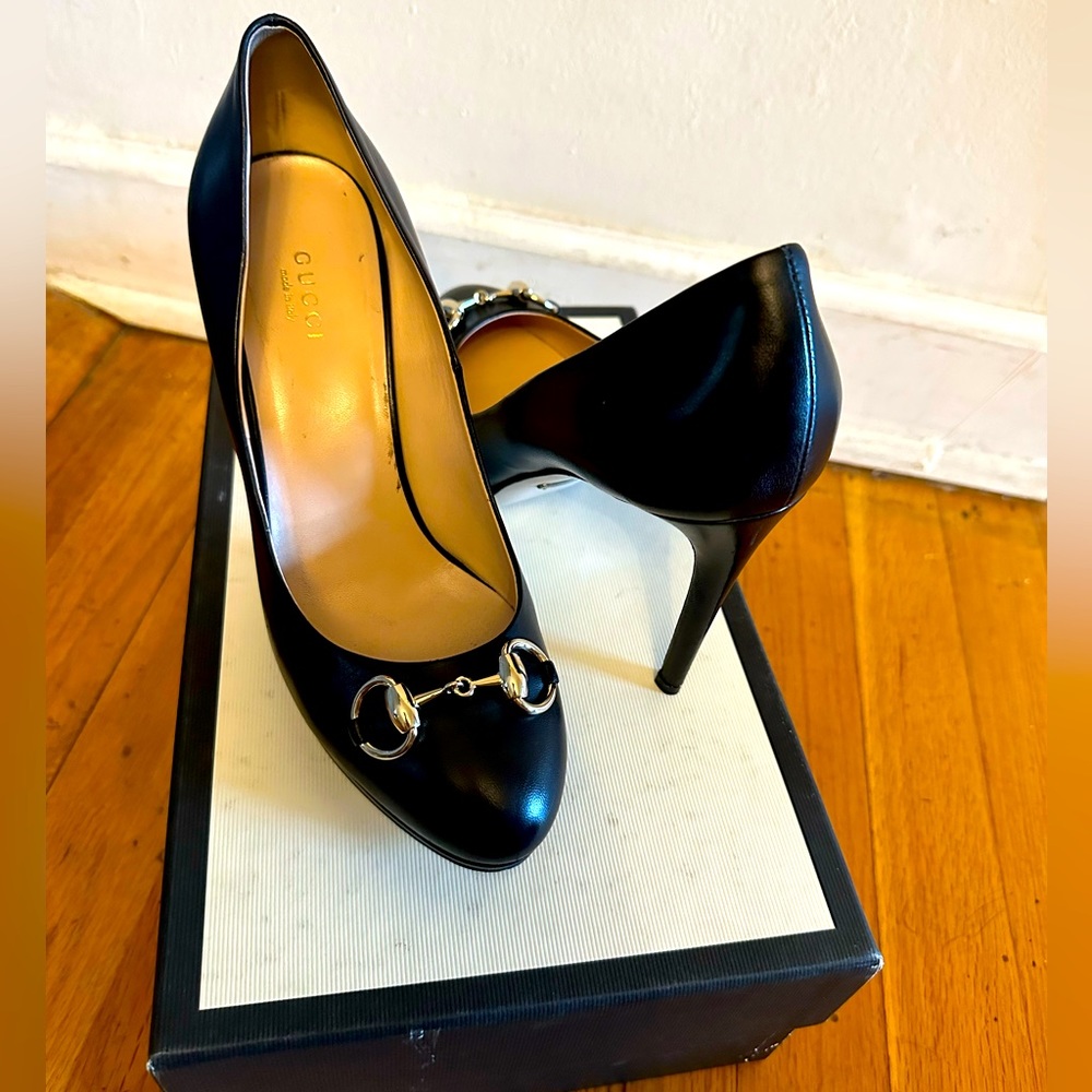 Gucci black pump